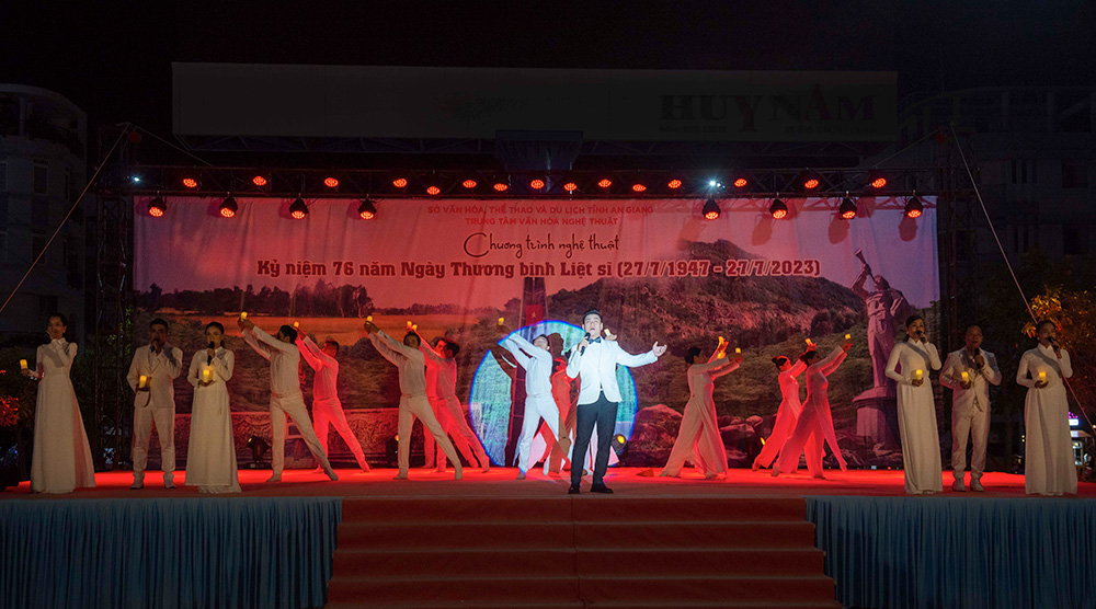 Biểu diễn Chương trình nghệ thuật kỷ niệm 76 năm Ngày Thương binh - Liệt sĩ (27/7/1947 – 27/7/2023)