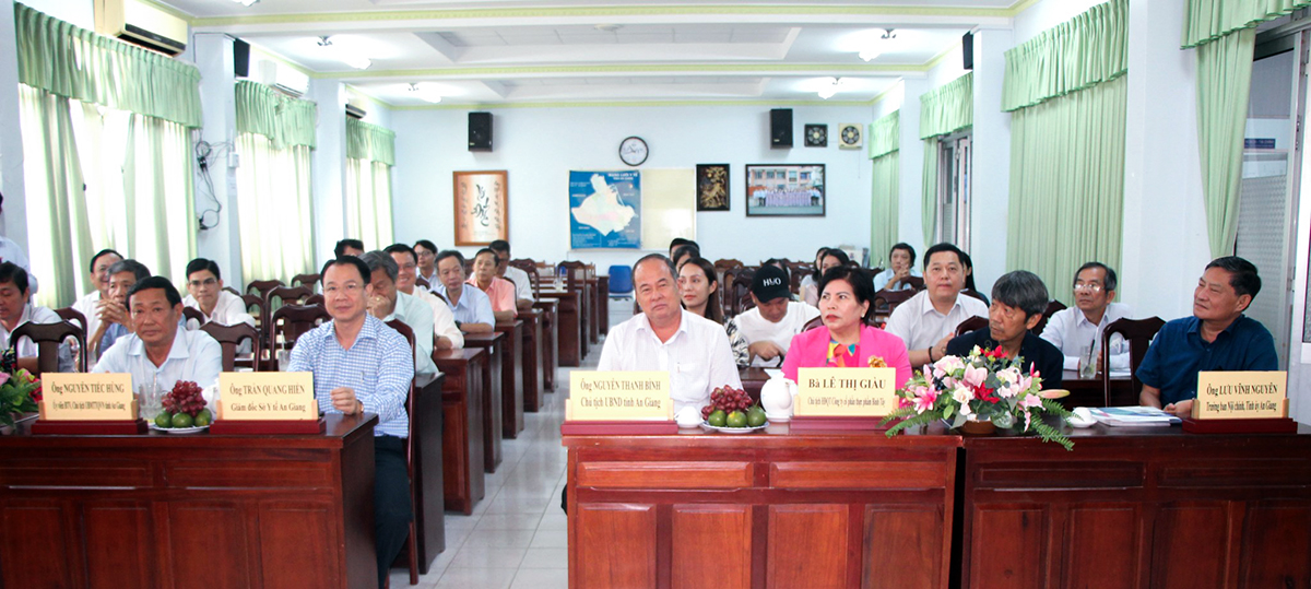 Công ty Cổ phần Thực phẩm Bình Tây tài trợ An Giang 2 máy tầm soát ung thư và 20 căn nhà, trị giá trên 1,5 tỷ đồng
