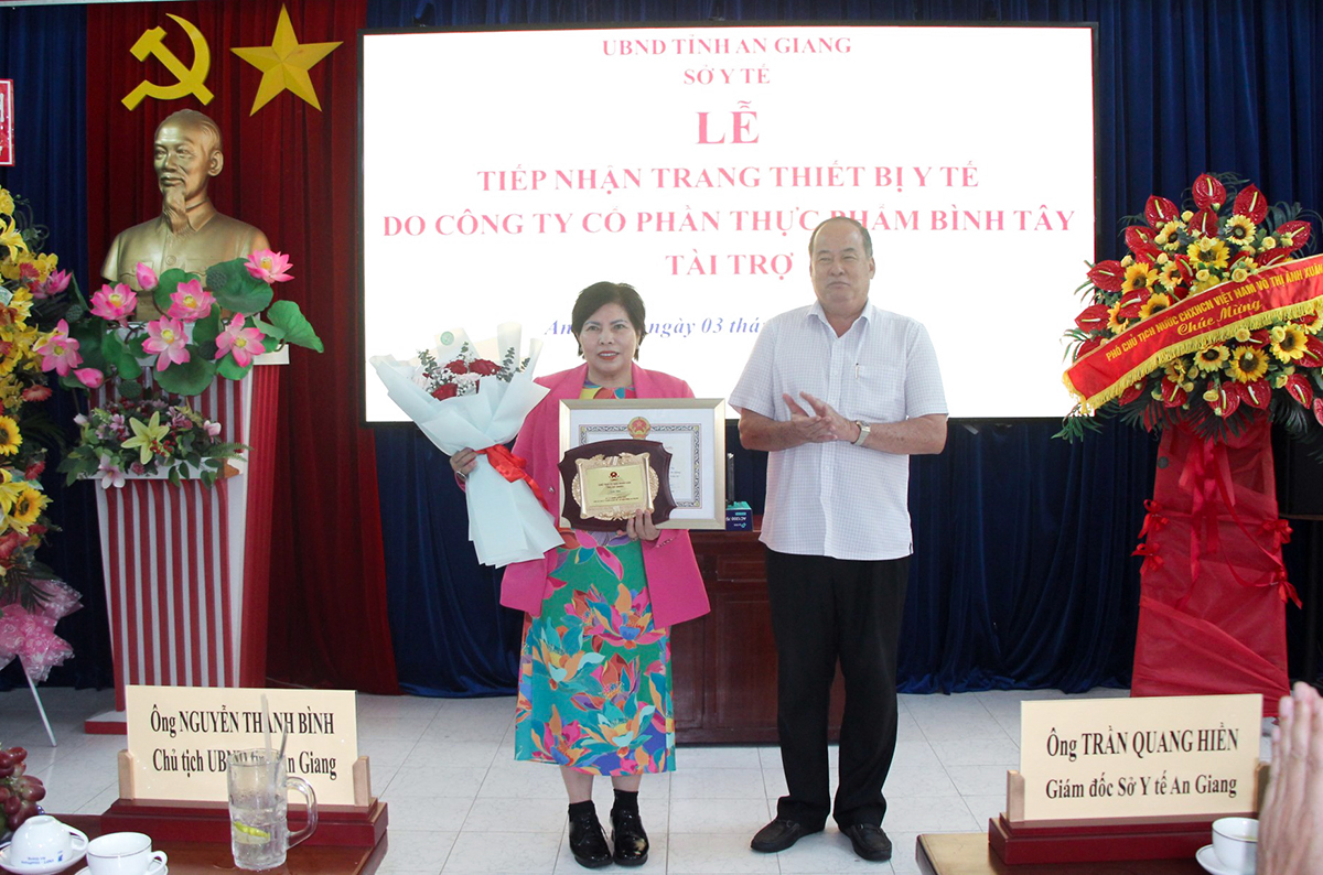 Công ty Cổ phần Thực phẩm Bình Tây tài trợ An Giang 2 máy tầm soát ung thư và 20 căn nhà, trị giá trên 1,5 tỷ đồng