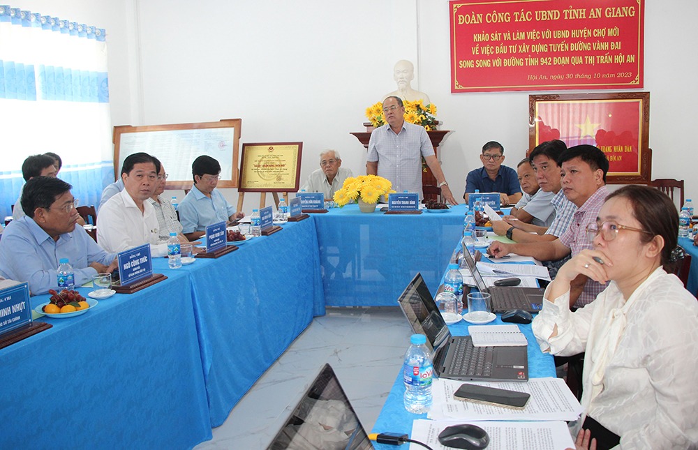 Chủ tịch UBND tỉnh An Giang Nguyễn Thanh Bình khảo sát đường vành đai song song tuyến Đường tỉnh 942