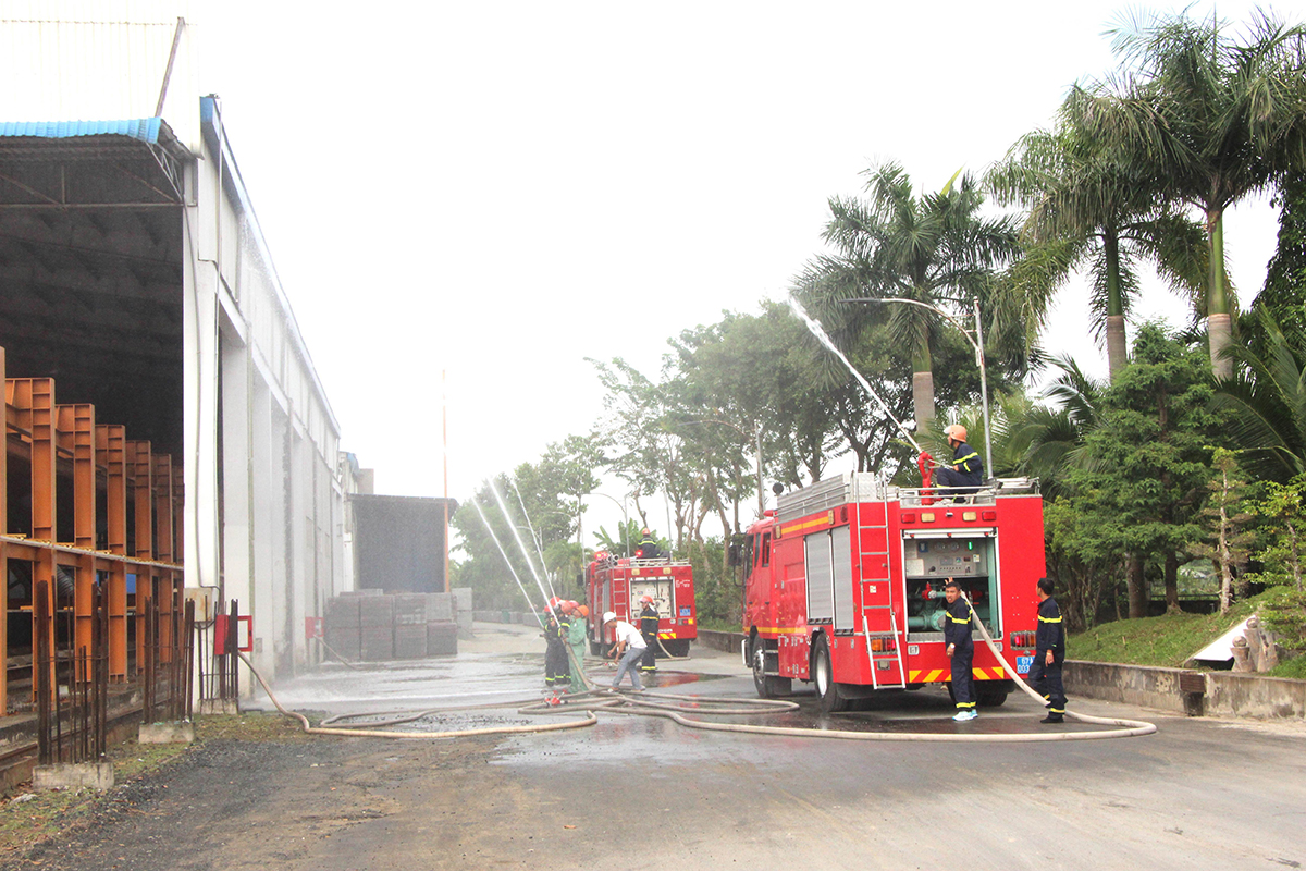 Thực tập phòng cháy chữa cháy và cứu nạn cứu hộ tại Nhà máy Bê-tông Châu Thành