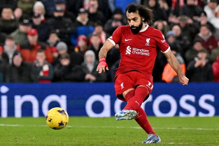 Salah bỏ lỡ quả phạt đền nhưng Liverpool vẫn thắng đậm. (Ảnh: Getty Images)