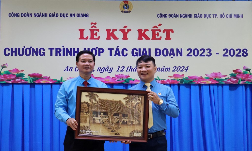 Công đoàn ngành Giáo dục tỉnh An Giang ký kết hợp tác với Công đoàn ngành Giáo dục TP. Hồ Chí Minh