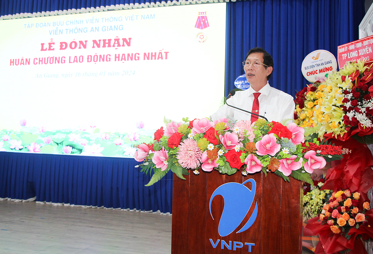 VNPT An Giang đón nhận Huân chương Lao động hạng Nhất