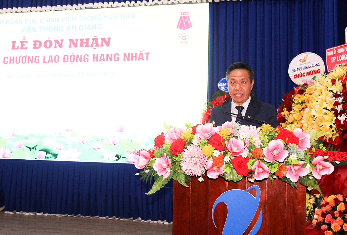VNPT An Giang đón nhận Huân chương Lao động hạng Nhất