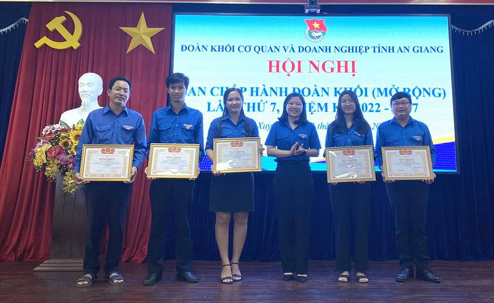 Đoàn Khối Cơ quan và Doanh nghiệp tỉnh An Giang phấn đấu giới thiệu 200 đoàn viên ưu tú cho Đảng