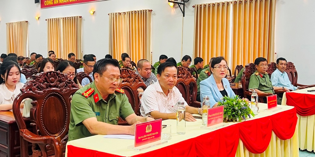 Công an An Giang gặp mặt các cơ quan báo chí, nhân dịp Xuân Giáp Thìn 2024