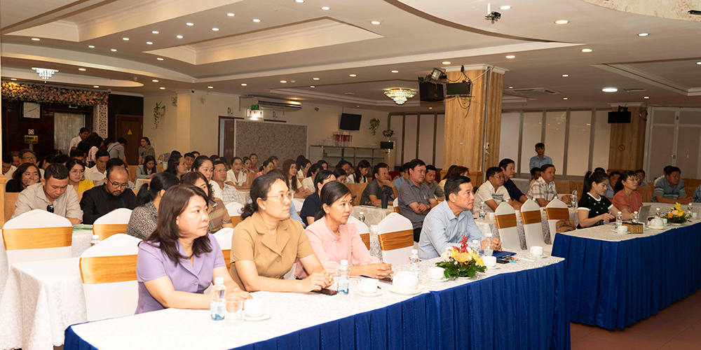 Nâng cao kỹ năng báo cáo, thuyết trình trước đám đông cho cán bộ, công chức ngành du lịch