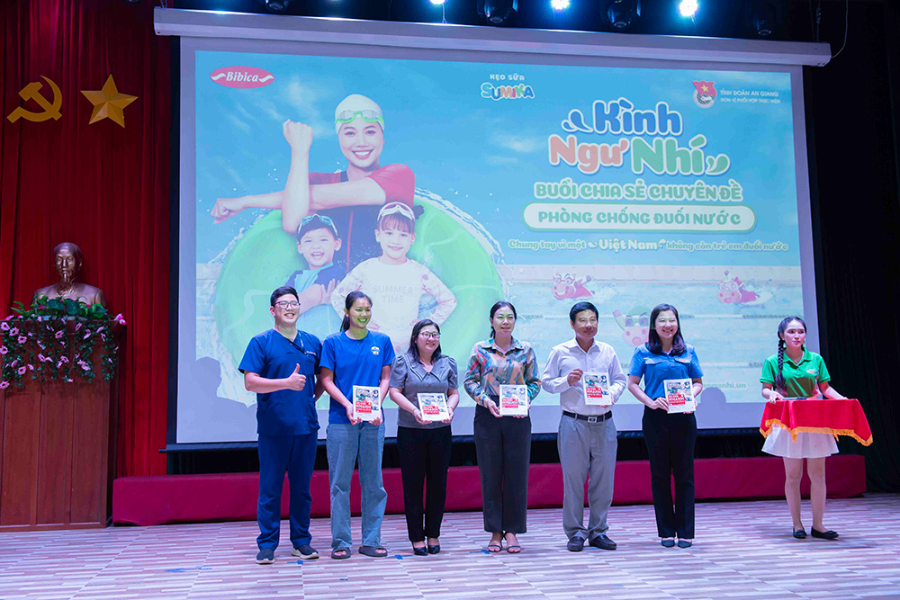 Chia sẻ kiến thức về phòng, chống đuối nước, thuộc Chương trình “Kình ngư nhí” năm 2024