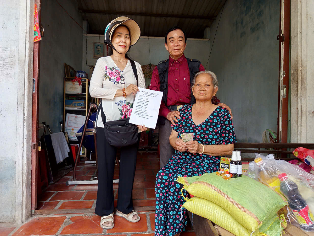"Tuổi cao - gương sáng"