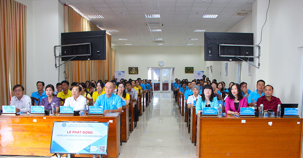 Phát động ra quân Tháng bảo hiểm xã hội toàn dân