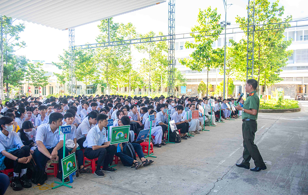 Diễn đàn phòng, chống bạo lực học đường, thuốc lá điện tử và xâm hại trẻ em