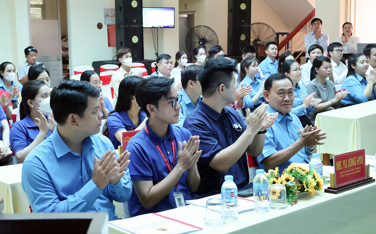 Công đoàn các khu công nghiệp tỉnh biểu dương công nhân lao động giỏi, lao động sáng tạo