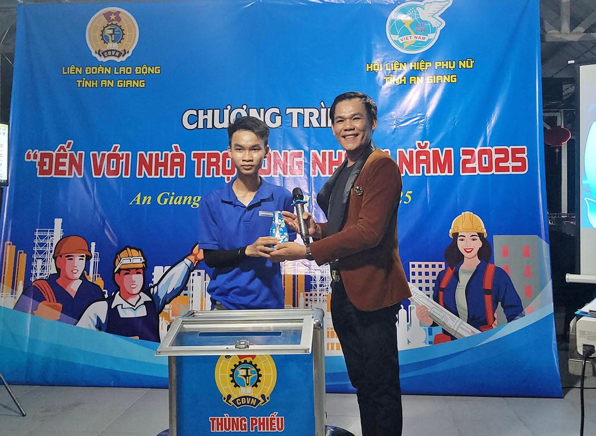 Liên đoàn Lao động tỉnh tổ chức chương trình “Đến với nhà trọ công nhân” năm 2025