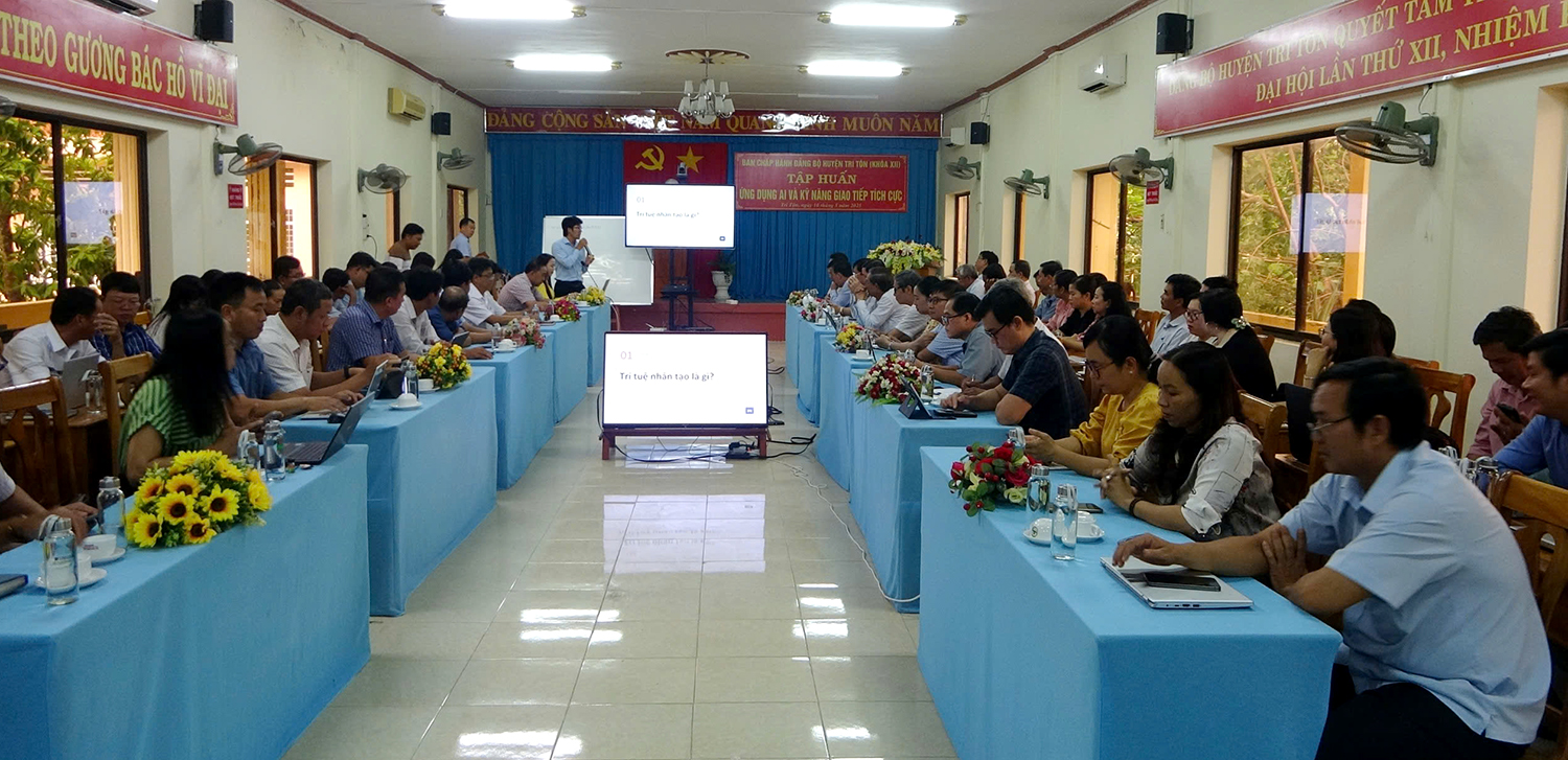 Huyện ủy Tri Tôn tập huấn kỹ năng ứng dụng AI