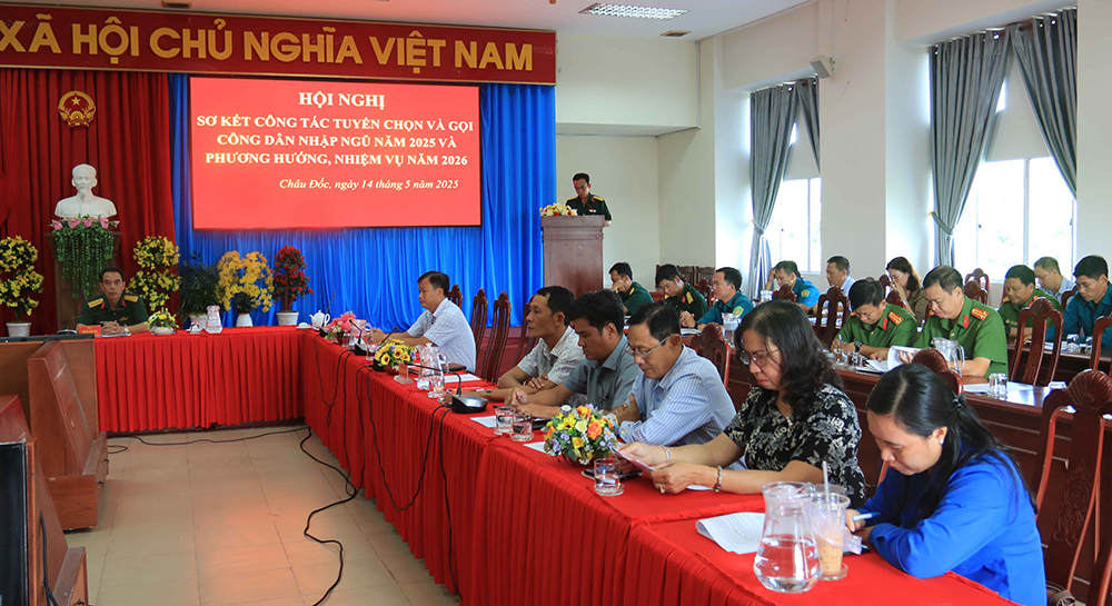 TP. Châu Đốc sơ kết công tác tuyển chọn và gọi công dân nhập ngũ