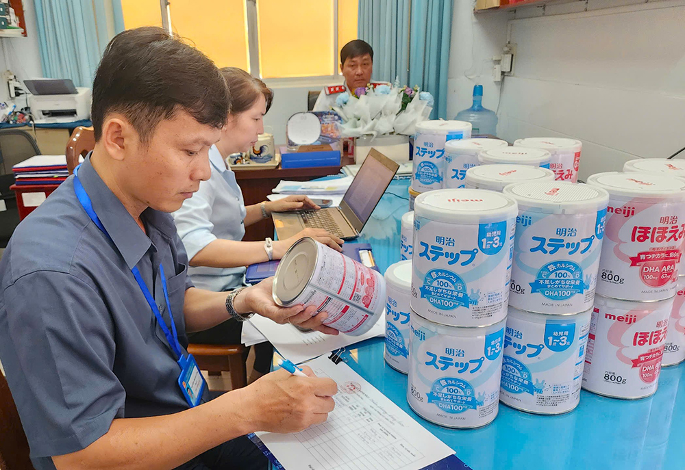Tăng cường kiểm tra chấp hành quy định pháp luật về dược, an toàn thực phẩm