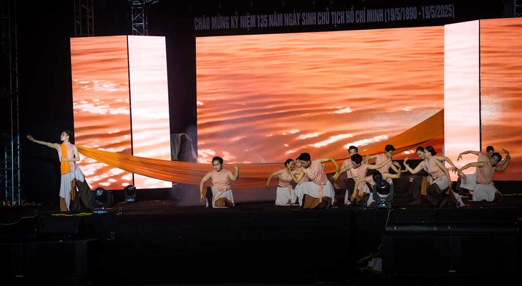 Khai mạc Liên hoan Múa không chuyên tỉnh An Giang
