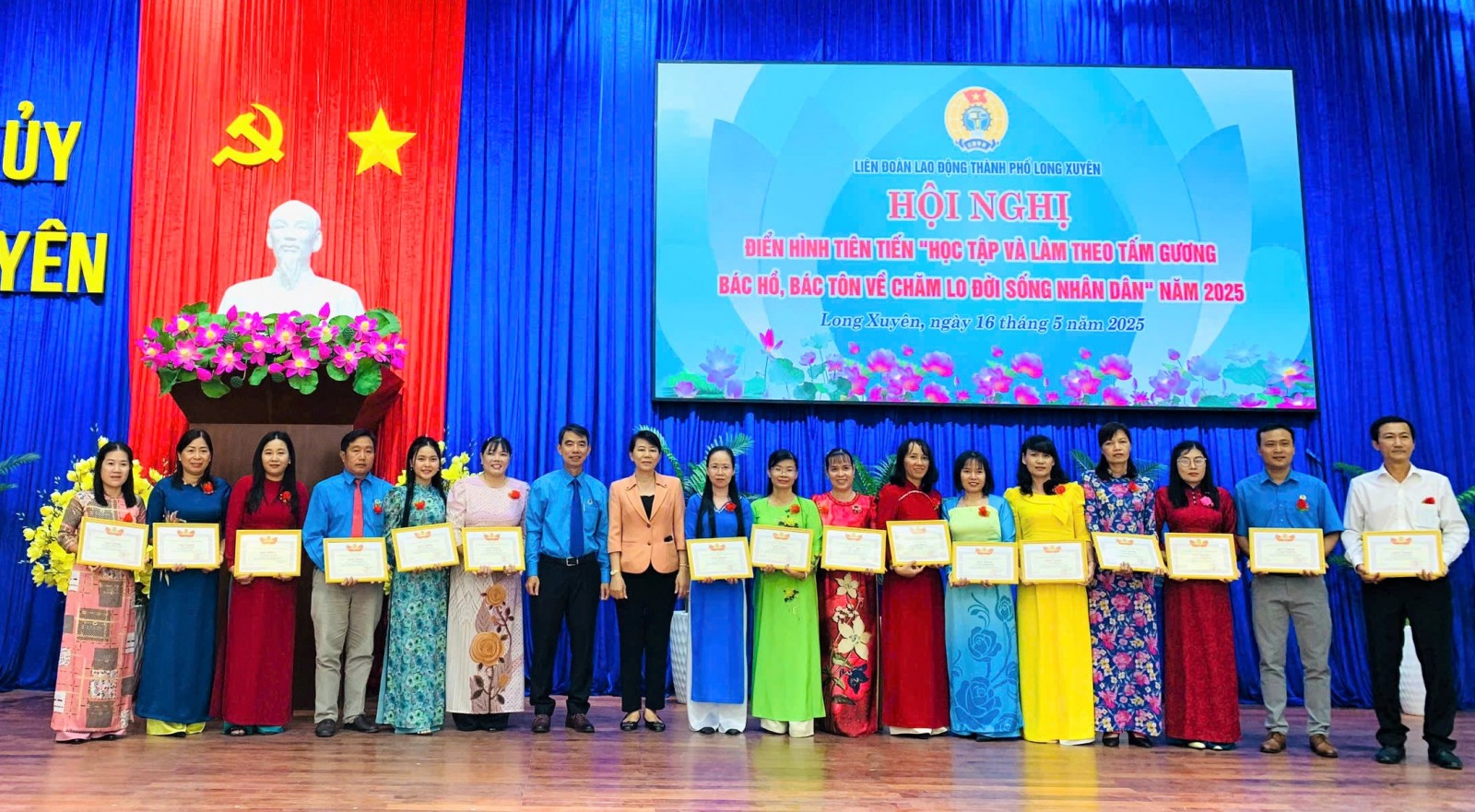 Liên đoàn Lao động TP. Long Xuyên biểu dương điển hình tiên tiến học tập và làm theo Bác