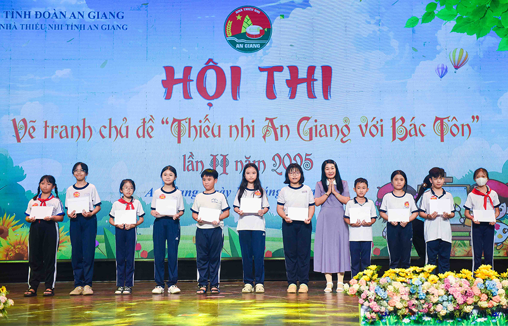 Hội thi vẽ tranh chủ đề: “Thiếu nhi An Giang với Bác Tôn” lần II năm 2025