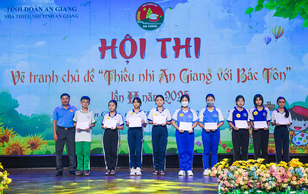 Hội thi vẽ tranh chủ đề: “Thiếu nhi An Giang với Bác Tôn” lần II năm 2025