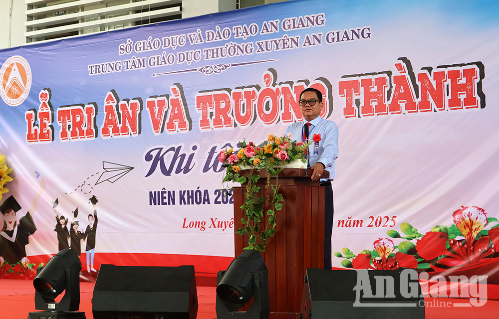 Vỡ òa cảm xúc trong lễ tri ân và trưởng thành