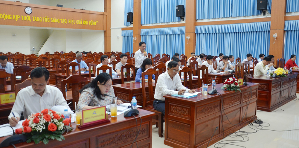 Chủ tịch UBND tỉnh An Giang Hồ Văn Mừng chủ trì họp thành viên UBND tỉnh