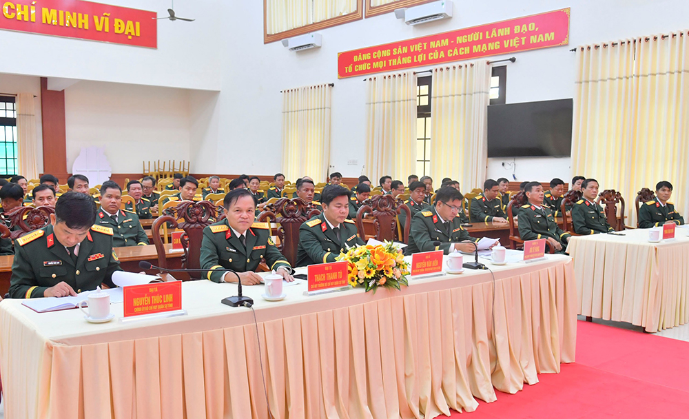 Bộ Chỉ huy Quân sự tỉnh An Giang trao quân hàm cán bộ