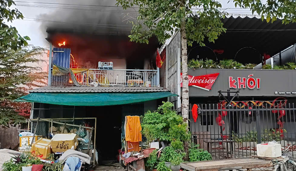 Vừa ra khỏi nhà phát hiện cháy