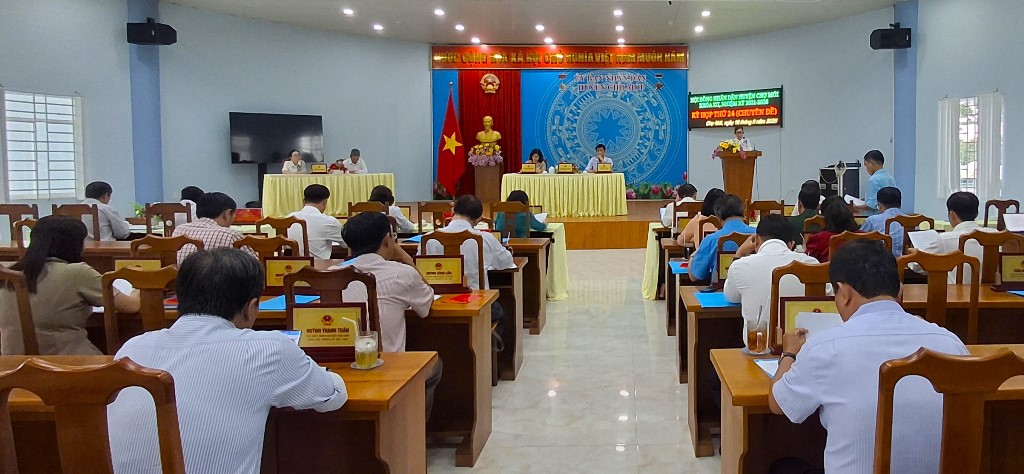 HĐND huyện Chợ Mới thông qua 3 nghị quyết