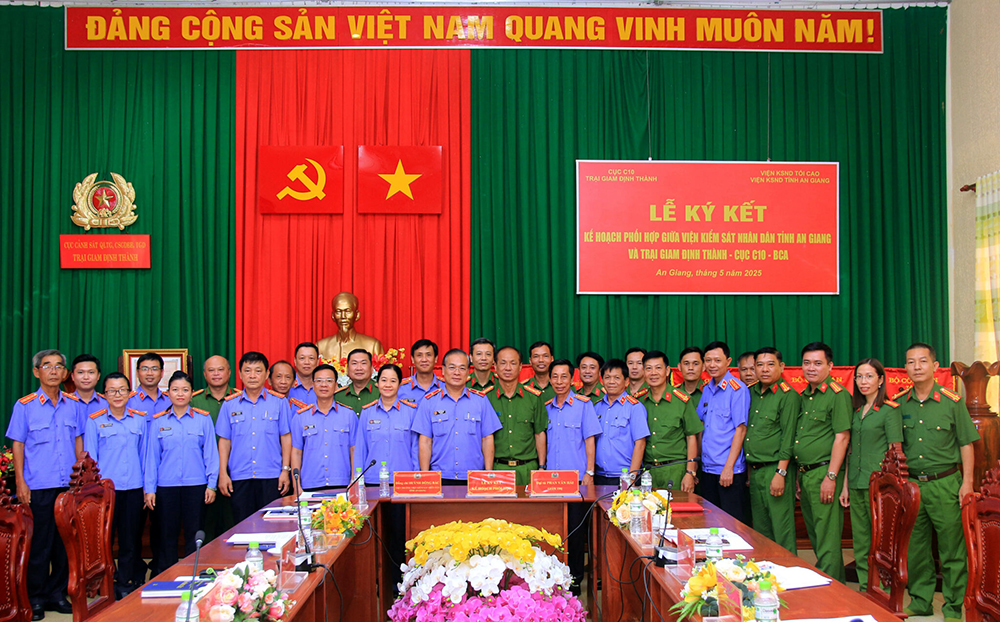 Viện Kiểm sát nhân dân tỉnh An Giang và Trại giam Định Thành ký kết kế hoạch phối hợp
