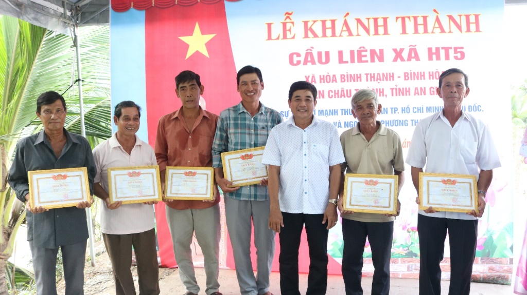 Khánh thành cầu liên xã HT5