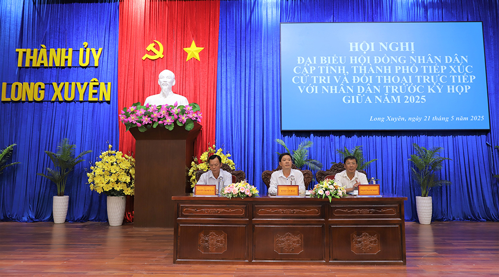 Đại biểu HĐND tỉnh và TP. Long Xuyên tiếp xúc cử tri trước kỳ họp giữa năm