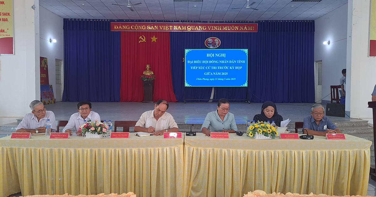 Đại biểu HĐND 3 cấp tiếp xúc cử tri xã Châu Phong
