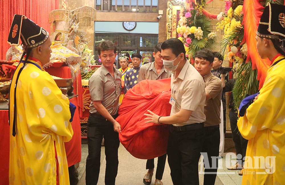Đêm Mộc Dục ở núi Sam