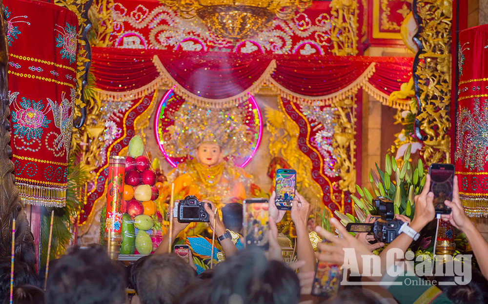 Đêm Mộc Dục ở núi Sam