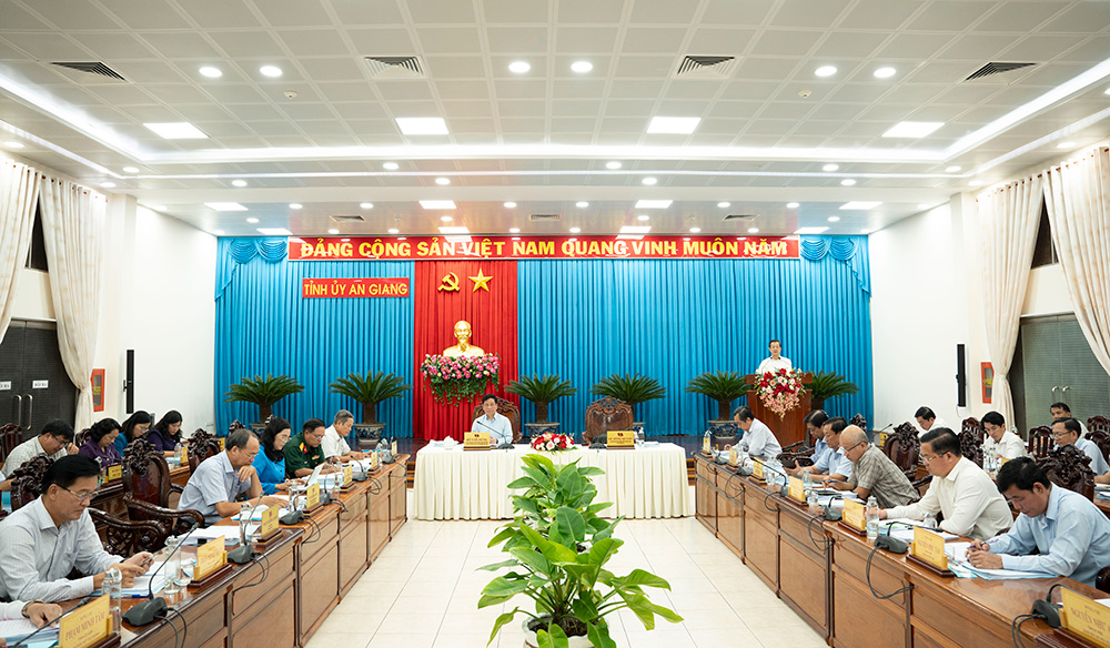 Bí thư Tỉnh ủy An Giang Lê Hồng Quang chủ trì họp Ban Chỉ đạo tỉnh về tổng kết thực hiện Nghị quyết 18-NQ/TW
