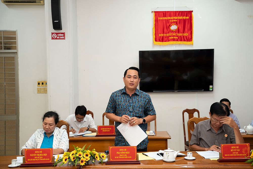 Thảo luận Đề án thành lập tổ chức MTTQVN và các tổ chức chính trị - xã hội, các hội do Đảng và Nhà nước giao nhiệm vụ
