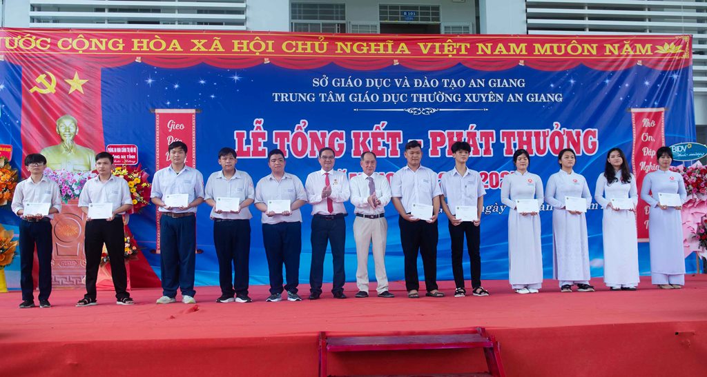 Trung tâm Giáo dục Thường xuyên An Giang tổng kết năm học 2024 - 2025