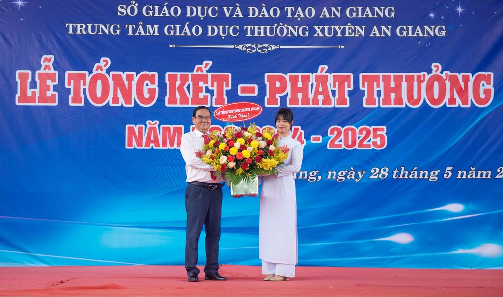 Trung tâm Giáo dục Thường xuyên An Giang tổng kết năm học 2024 - 2025