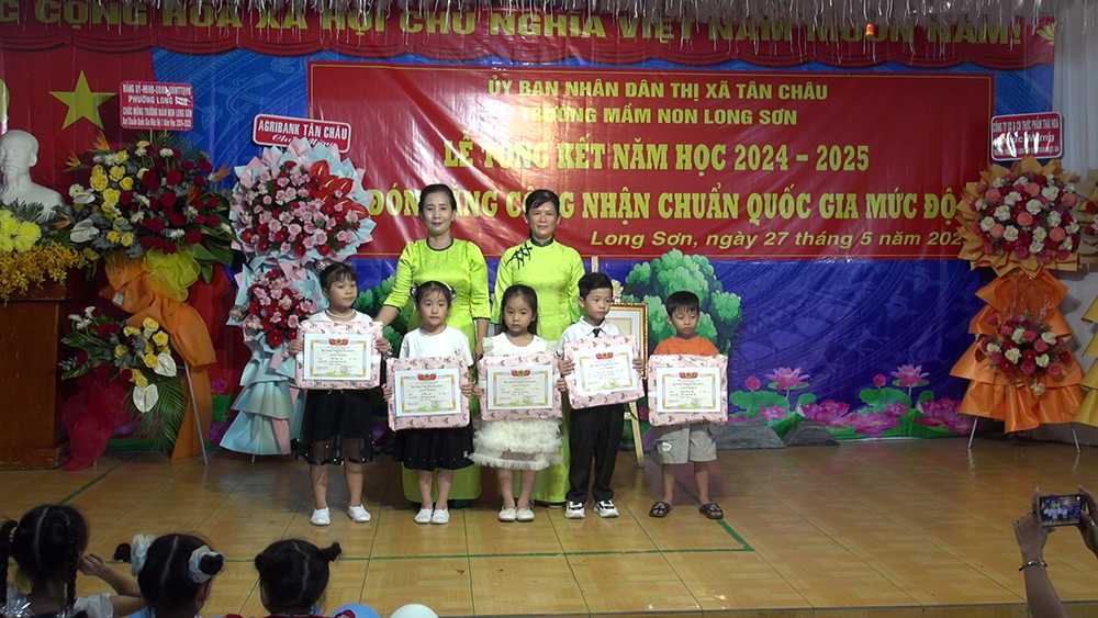Nhiều trường học ở TX. Tân Châu tổng kết năm học