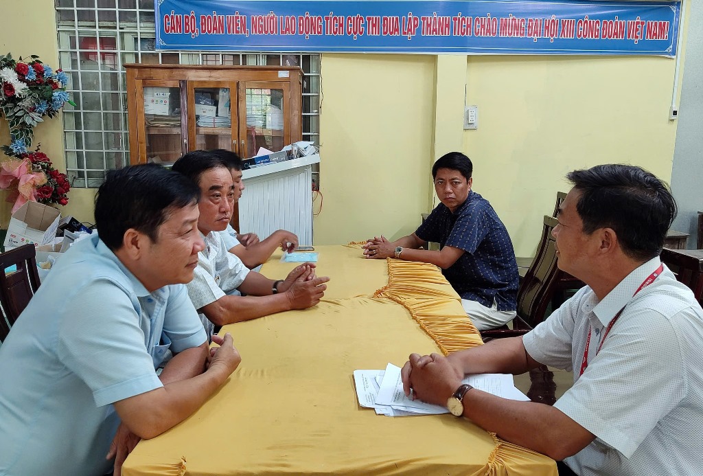 Lãnh đạo huyện Phú Tân kiểm tra công tác chuẩn bị Kỳ thi tuyển sinh 10 và THPT