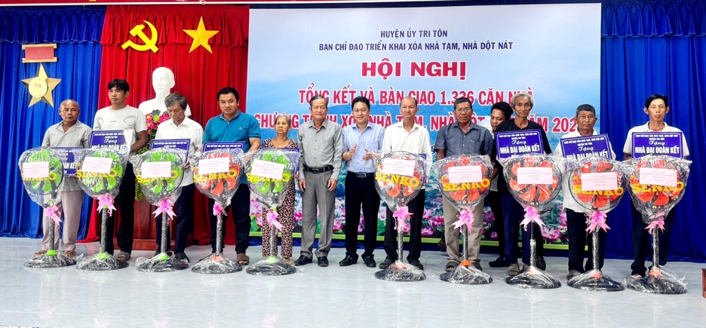Huyện Tri Tôn hoàn thành chương trình xóa nhà tạm, nhà dột nát