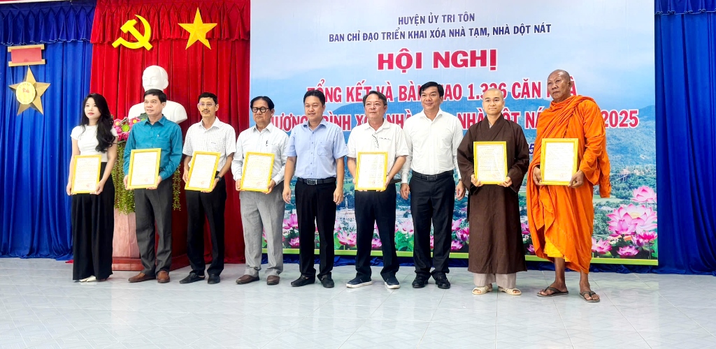 Huyện Tri Tôn hoàn thành chương trình xóa nhà tạm, nhà dột nát