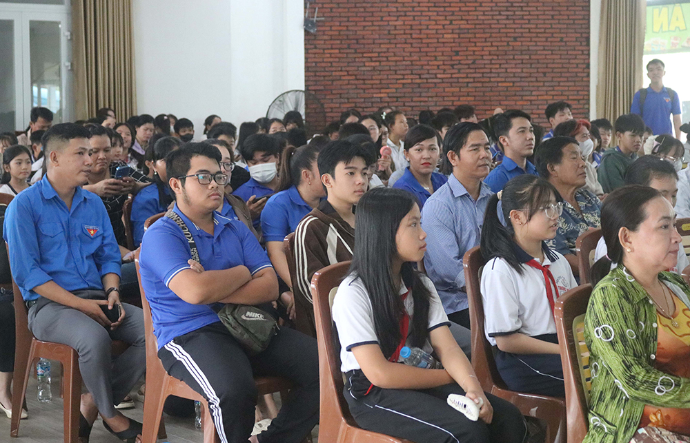 Châu Đốc phát động toàn dân tập luyện môn bơi phòng, chống đuối nước