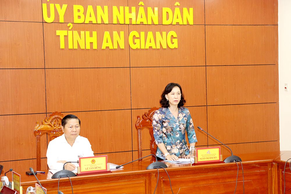 Thứ trưởng Bộ Giáo dục và Đào tạo kiểm tra công tác chuẩn bị tổ chức Kỳ thi tốt nghiệp THPT tại An Giang