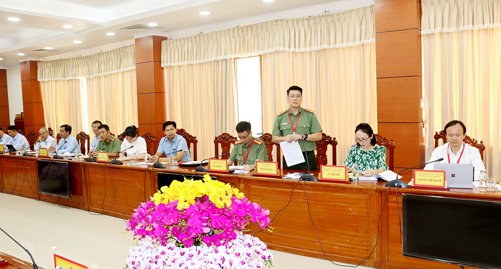 Thứ trưởng Bộ Giáo dục và Đào tạo kiểm tra công tác chuẩn bị tổ chức Kỳ thi tốt nghiệp THPT tại An Giang