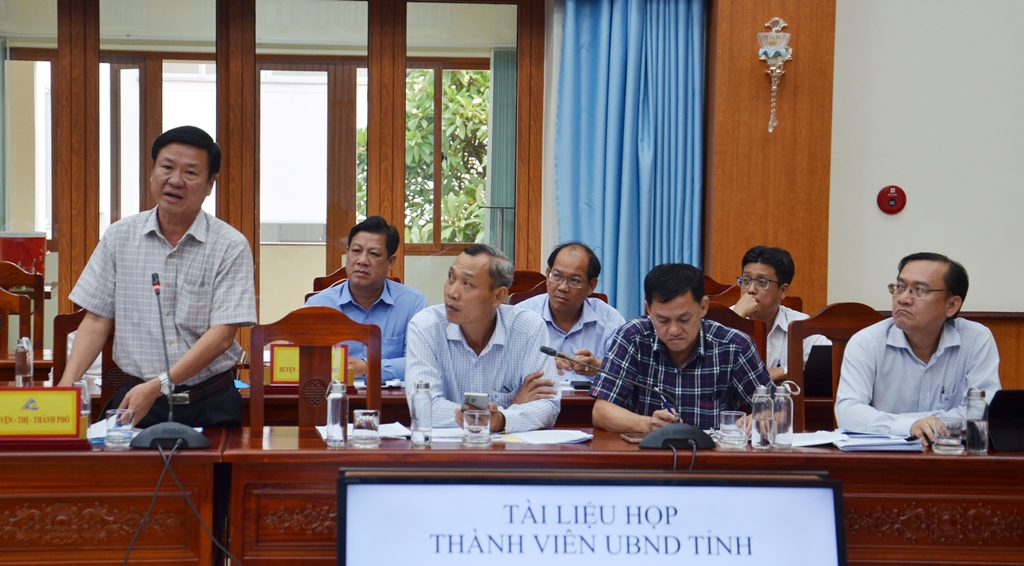 Chủ tịch UBND tỉnh An Giang Hồ Văn Mừng chủ trì họp thành viên UBND tỉnh