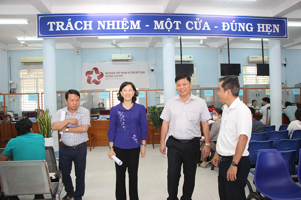 Phó Chủ tịch UBND tỉnh An Giang Nguyễn Thị Minh Thúy kiểm tra công tác chuẩn bị vận hành hoạt động chính quyền 2 cấp huyện Chợ Mới