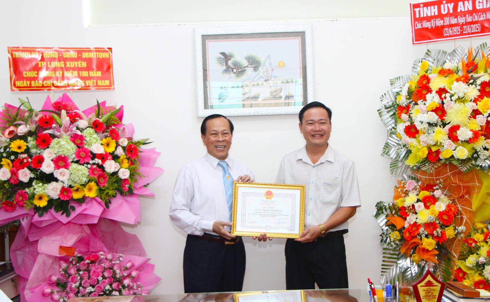 Hội Nhà báo tỉnh An Giang khen thưởng 8 hội viên